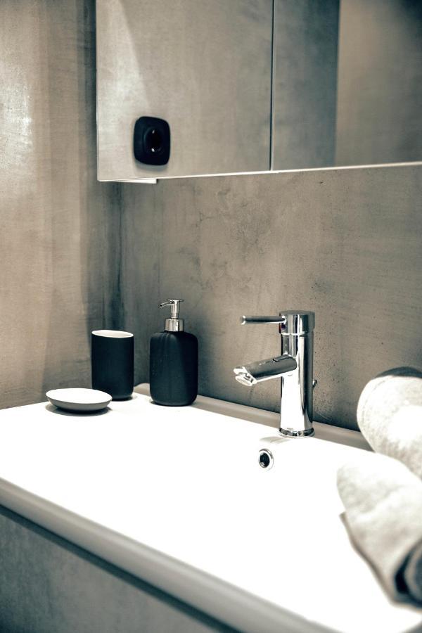 Loft With Private Parking Apartment Athens Ngoại thất bức ảnh